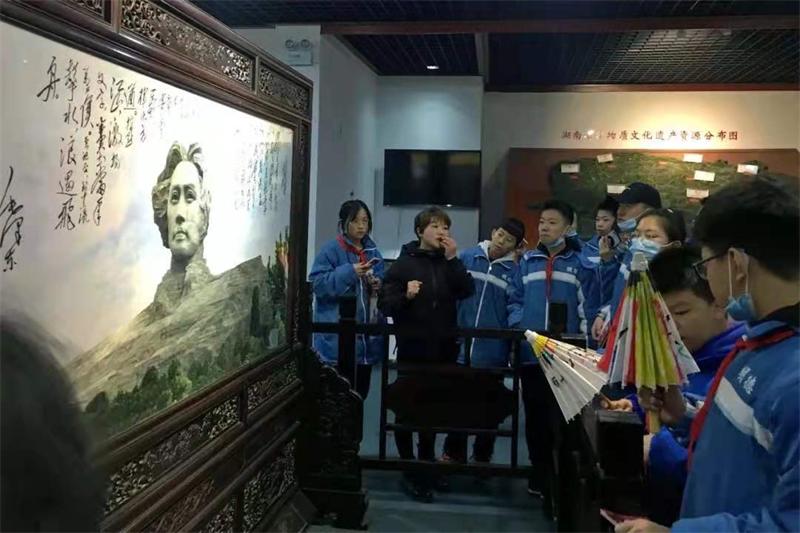 深圳科學(xué)高中開(kāi)展韶山研學(xué)實(shí)踐活動(dòng)